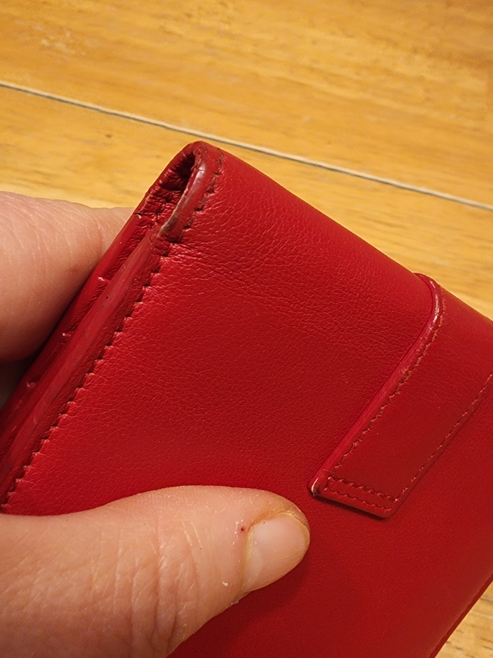 red calfskin Saint Laurent Classic Y compact wallet With a gold-toned Y logo - Picture 6 of 16